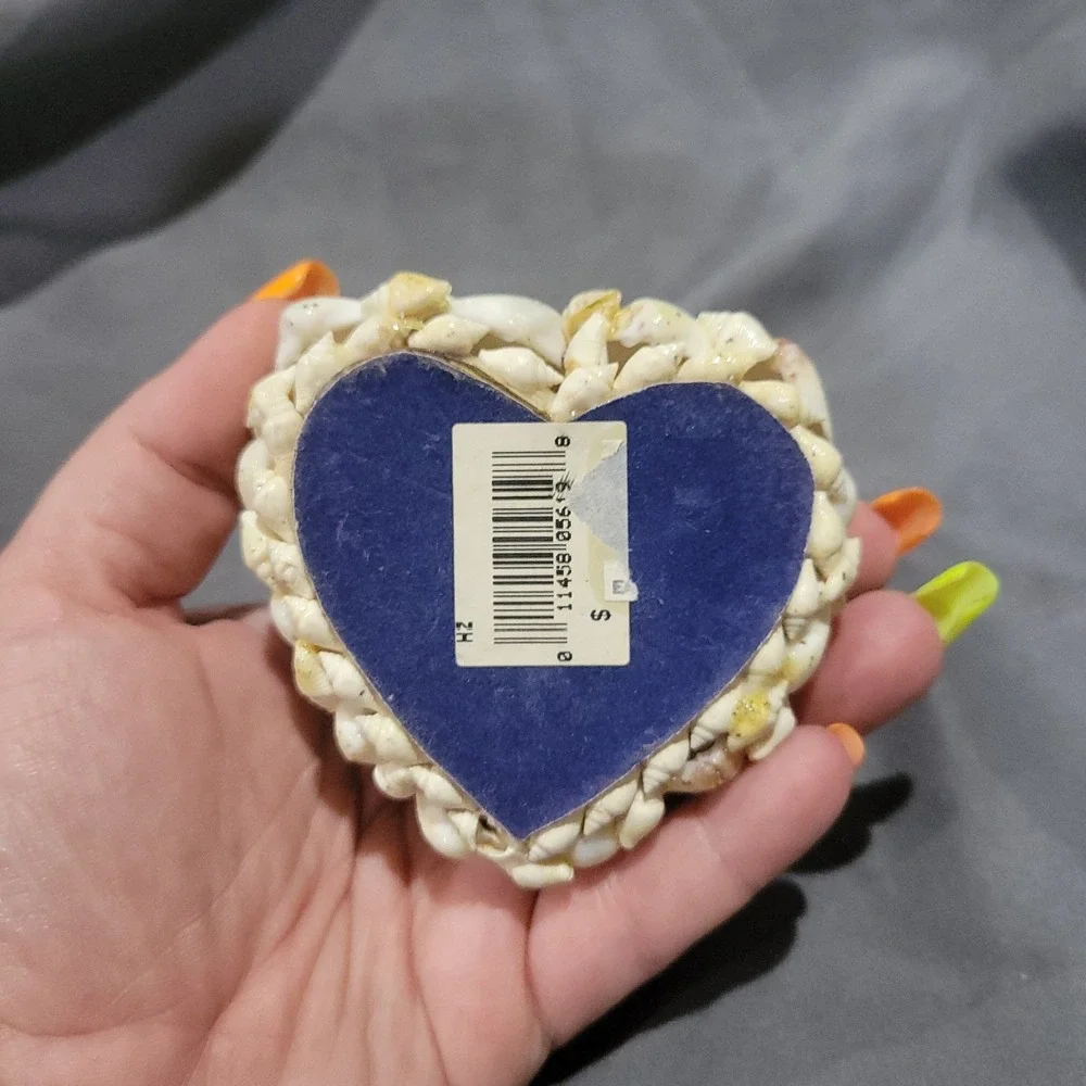 Vintage Handmade Seashell Jewelry Trinket Box Lined Heart